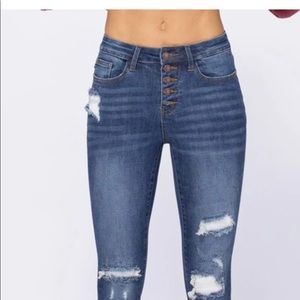 Judy Blue distressed skinny jeans